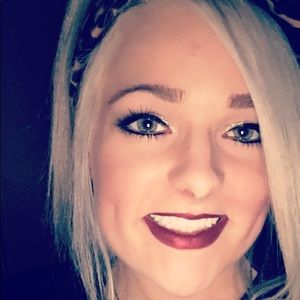 Meet your Posher, Carli